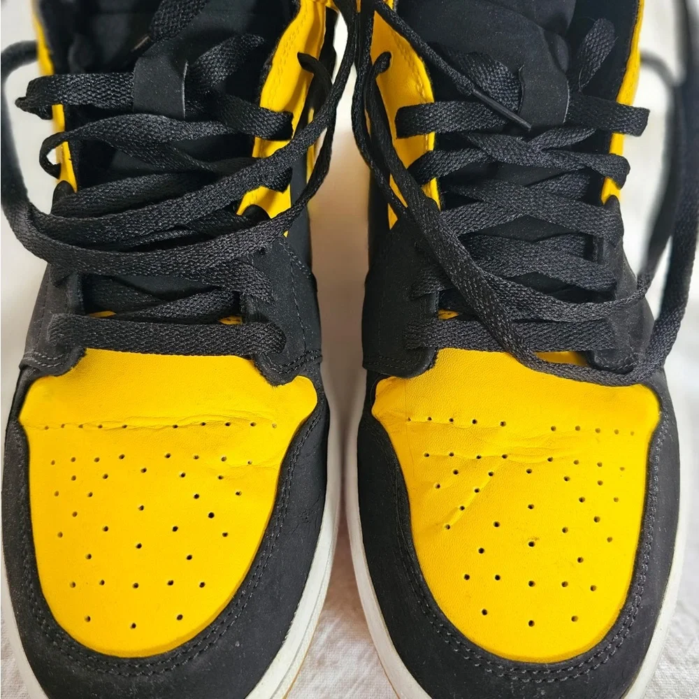 Jordan Black and Yellow Label Athletic Shoes - Picture 11 of 15
